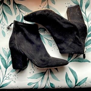 Super cute H&M black suede booties size 8